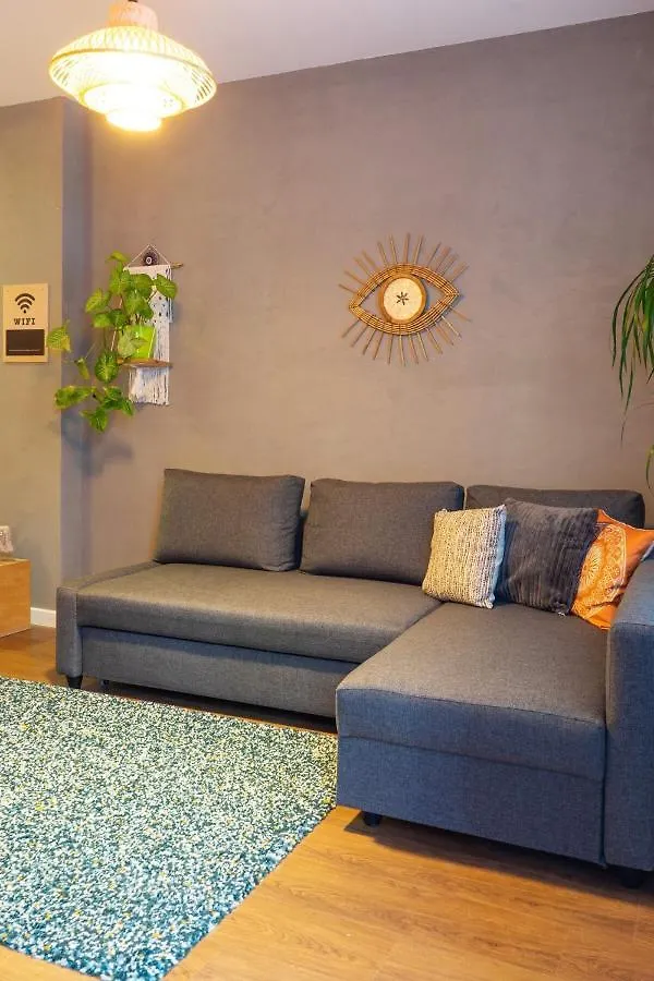Cosy Flat With A Garden In Central Kadikoy İstanbul Türkiye